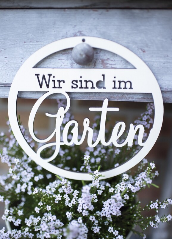 Wir sind im Garten - Holzschild