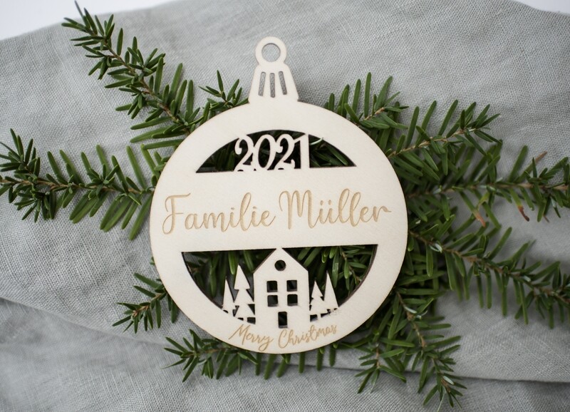 ★Weihnachtskugel &quot;Haus&quot; mit Wunschname (personalisiert) aus Holz★