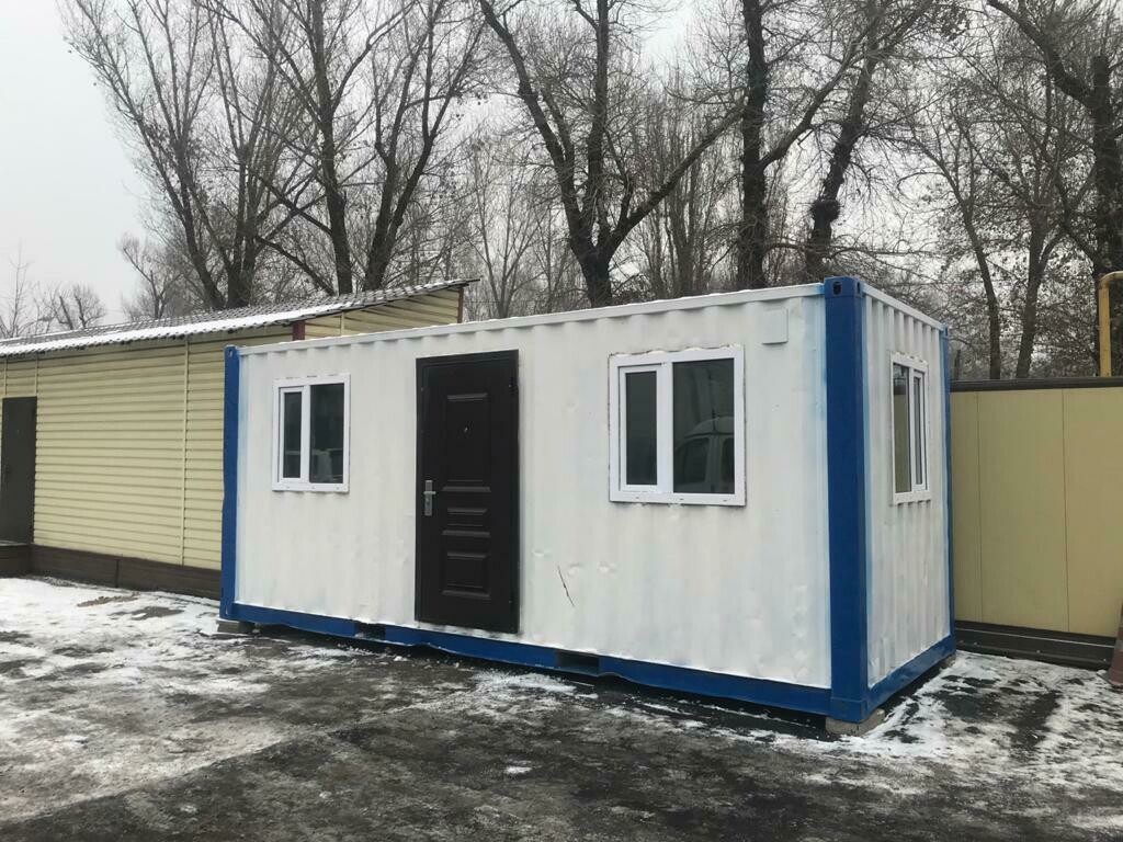Жилое мобильное помещение изготовлено на базе 20 футового контейнера. 
(жилой офис - прорабская не поделенная на комнаты)