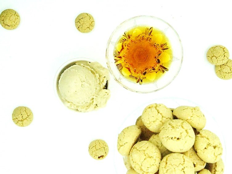 Amaretto Topping
