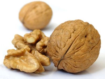 Kandierte Walnusstücke Kandierte Walnusstücke