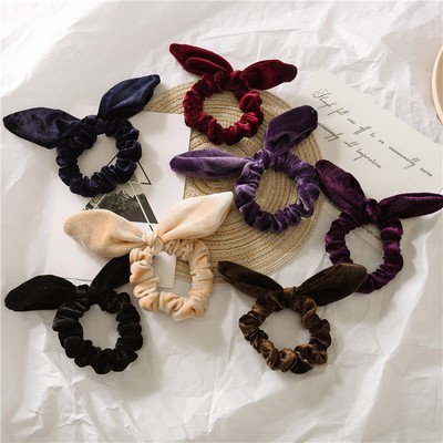 Velvet scrunchies with twist bow Velvet scrunchies with twist bow