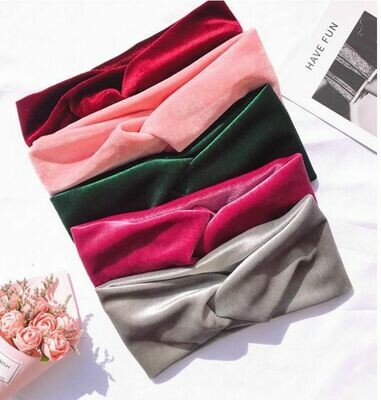 Twist front velvet turban headband Twist front velvet turban headband