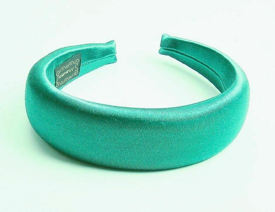 Glossy satin padded headband Glossy satin padded headband