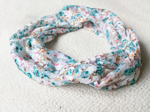 Vintage floral lace turban headband Vintage floral lace turban headband