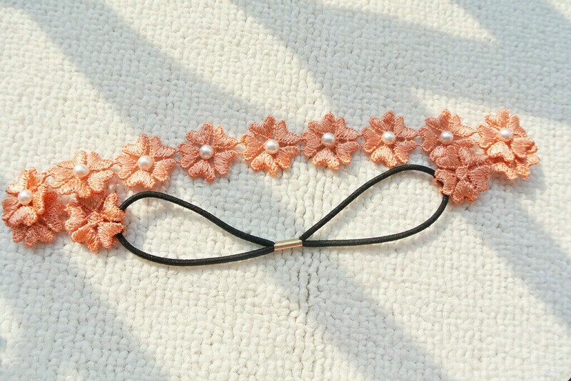 Lace flower white pearls headband Lace flower white pearls headband