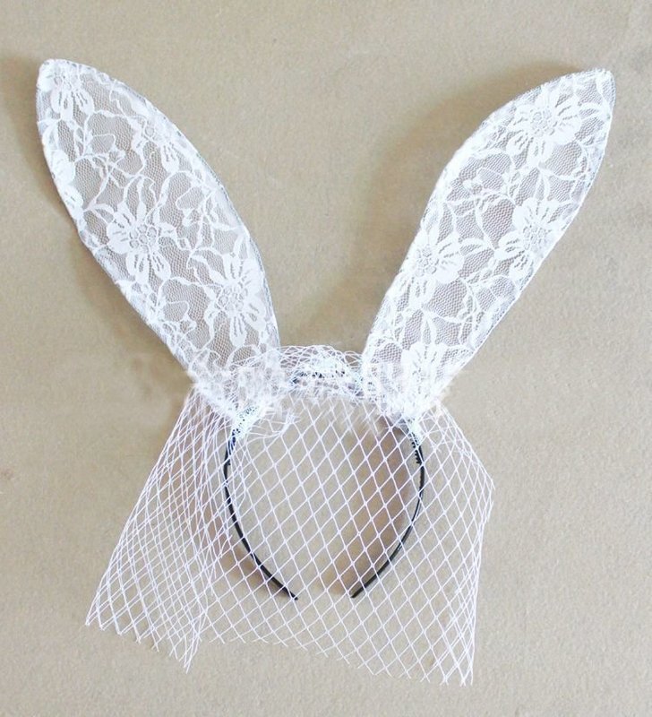 Lace bunny ears with gauze veil Lace bunny ears with gauze veil