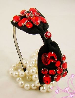 Stunning red gems black bow-tie headband Stunning red gems black bow-tie headband
