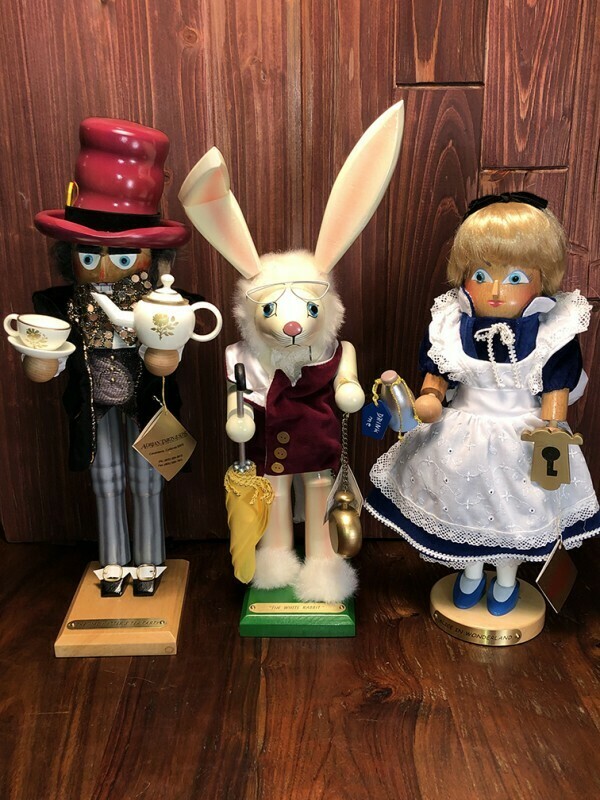 Alice in Wonderland Nutcracker SET