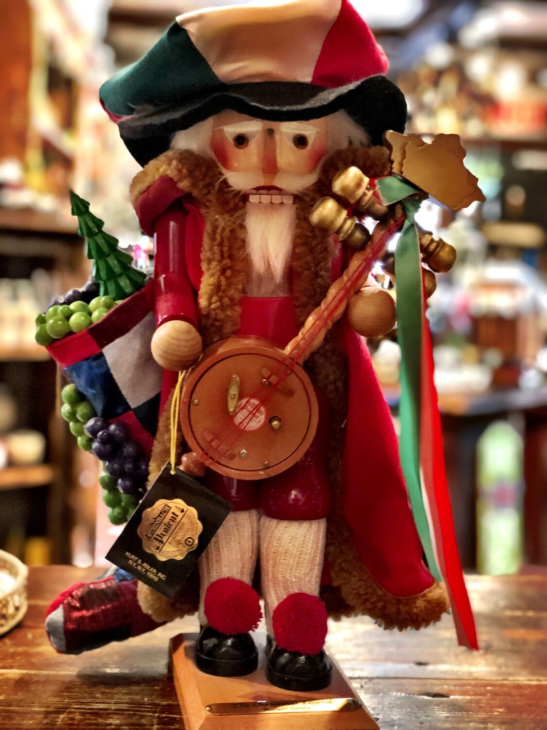 italian santa nutcracker