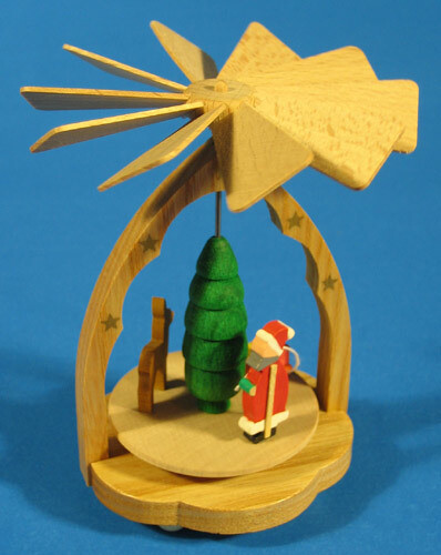 Santa & Reindeer Mini Pyramid