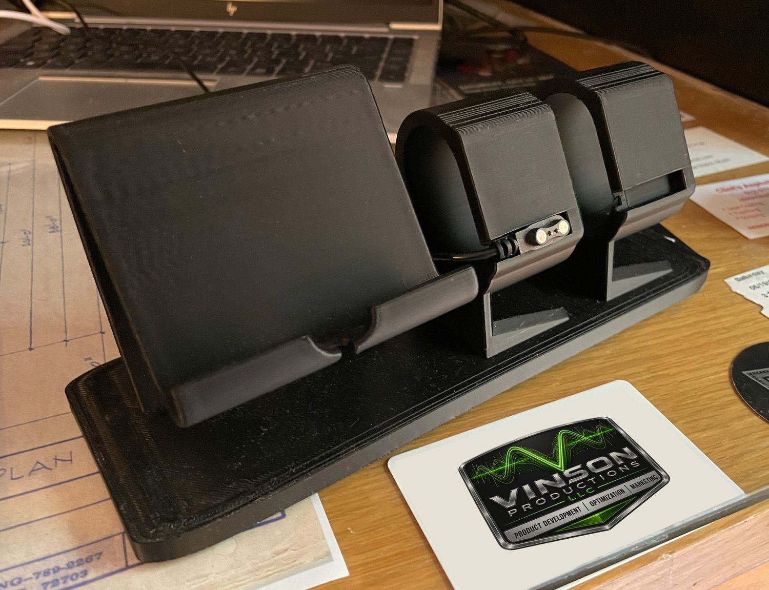 MY PLAY WATCH STAND - Charge two watches and your phone on one stand!
