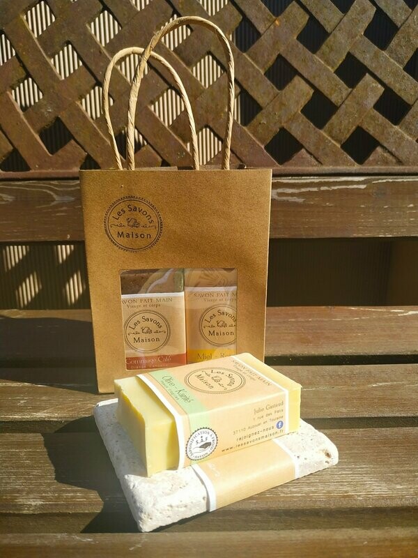 Coffret 3 savons de 100g au choix + 1 porte-savon
