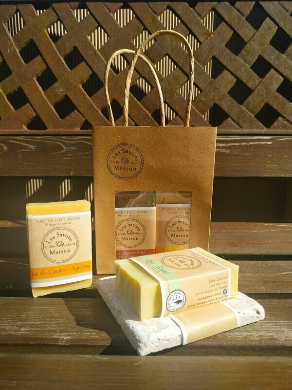 Coffret 4 savons de 100g au choix + 1 porte-savon