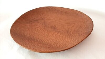 Plato de madera de cerezo