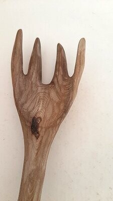 Tenedor de madera de nogal español cuatro