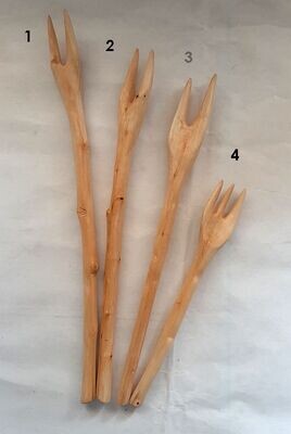 Pincho y/o tenedor de madera de ciruelo
