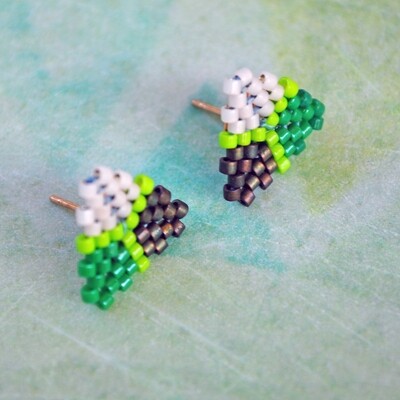Y-Split Triangle Earrings