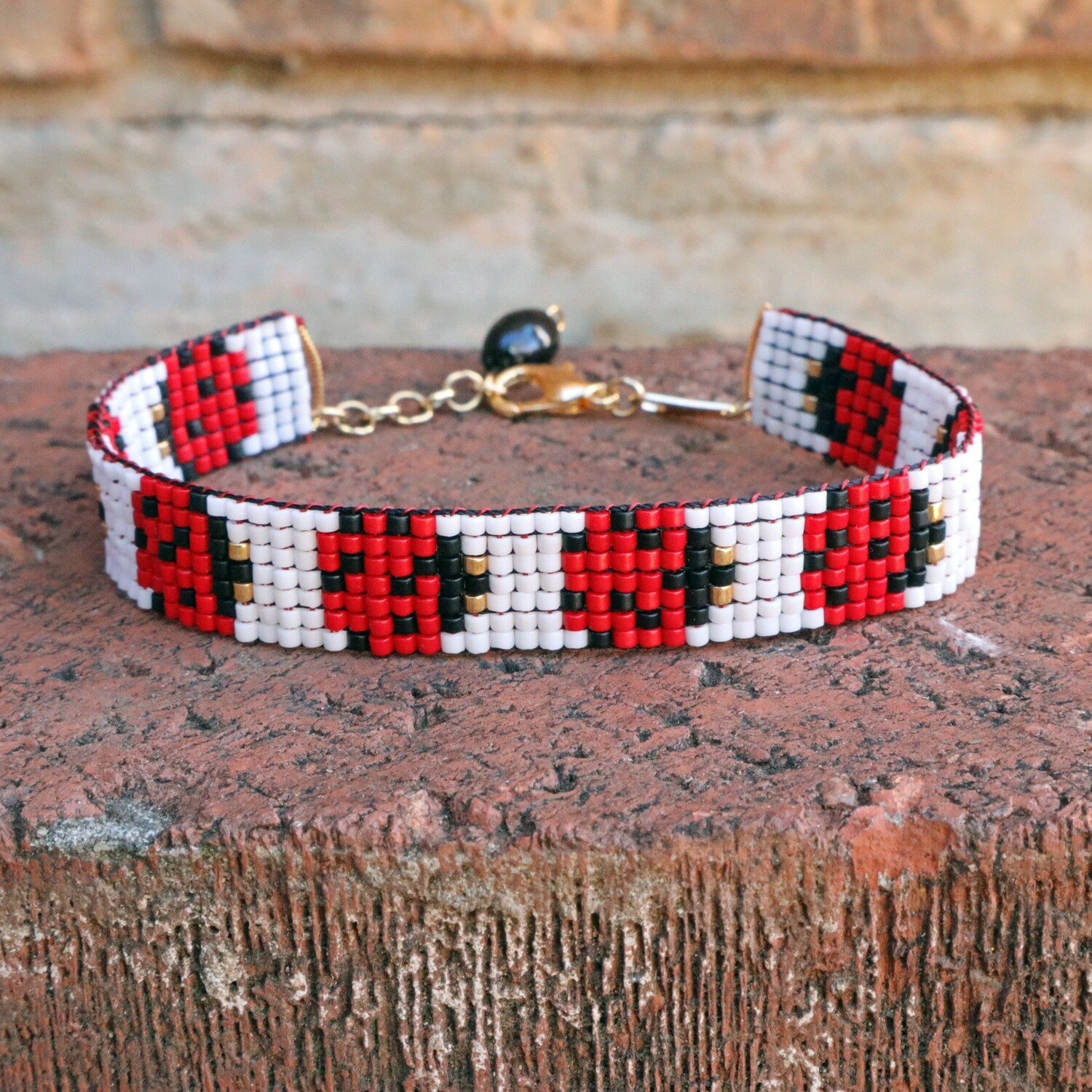 Ladybug Collection: Large Ladybugs Skinny Loom Bracelet