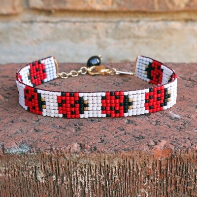 Ladybug Collection: Large Ladybugs Skinny Loom Bracelet