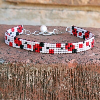 Ladybug Collection: Scattered Ladybugs Skinny Loom Bracelet