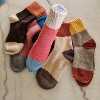 SOCKS Novelty CASHMERE & RABBIT !!! What a combo! SOCKS Novelty CASHMERE & RABBIT !!! What a combo! "Tickle your toes" with these Comfy Warm & Soft socks. One size Ladies (2-8). Currently available in 5 colour combinations. 2pairs for only $14.99