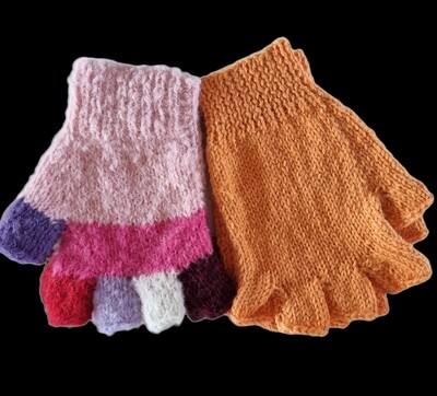 WINTER INTRO $$ Warm alpaca glove FOR EXTRA-LARGE HANDS 100% Australian Alpaca one-off designs (half-finger, open tip glove). Local Aussie design & creation. Luxuriously soft durable warm. RRP 49.95 WINTER INTRO $$ Warm alpaca glove FOR EXTRA-LARGE HANDS 100% Australian Alpaca one-off designs (half-finger, open tip glove). Local Aussie design & creation. Luxuriously soft durable warm. RRP 49.95