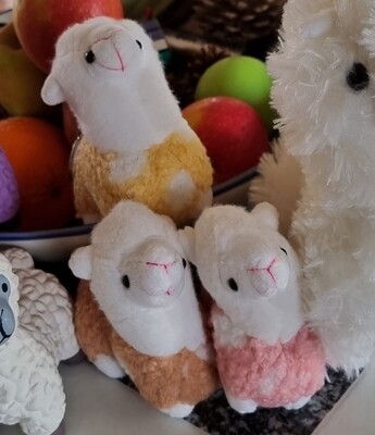 Toy Fluffy boucle textured Alpaca with key ring, 12cm/4.75inch tall Toy Fluffy boucle textured Alpaca with key ring, 12cm/4.75inch tall