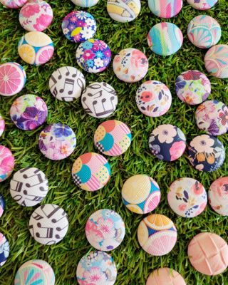 ANIMAL BUTTON EARRINGS - Vinyl buttons