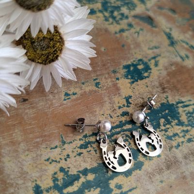 HORSE &amp; ME | Stud top earrings