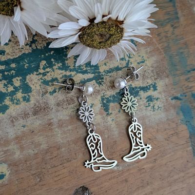 Country Boots | Stud top earrings