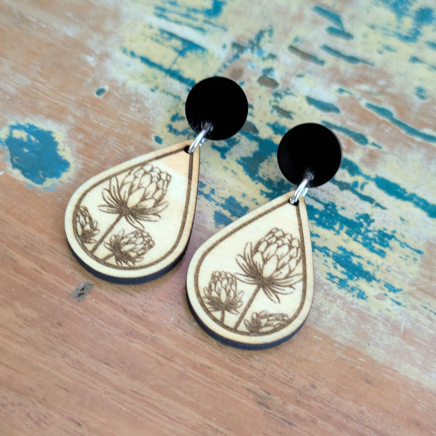 WOODEN PLAIN EARRINGS | Dangles