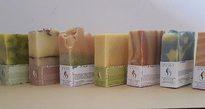Les Savons Solides Visage Corps 100 g  et Coeurs 70 g