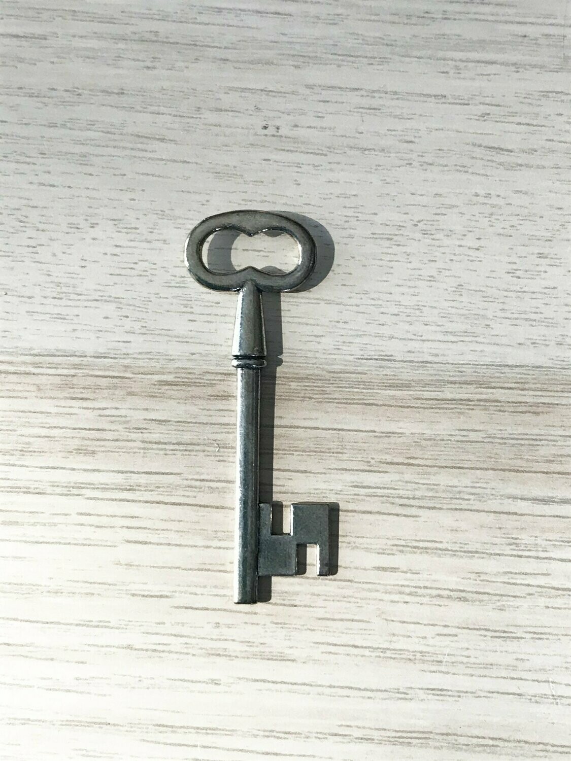 3 llave metal