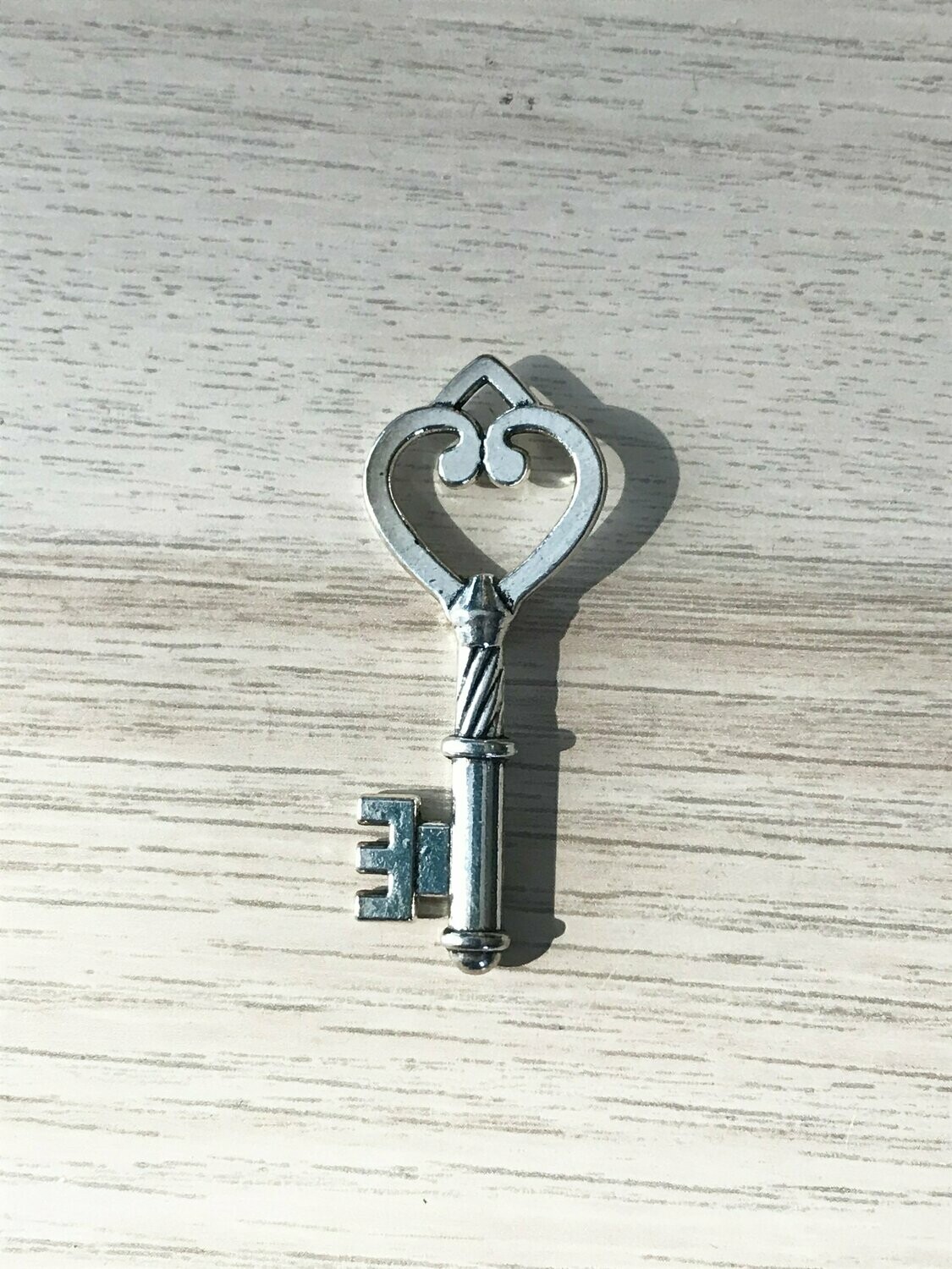 3 llave metal