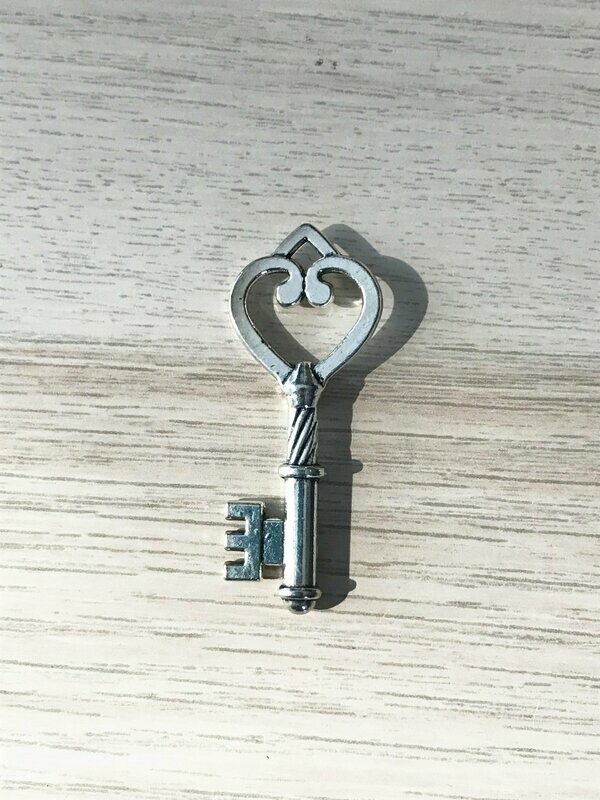 3 llave metal