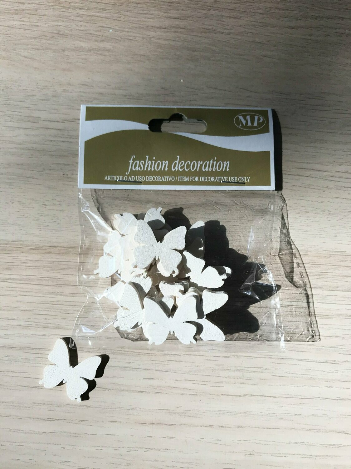 16 mariposas madera blancas