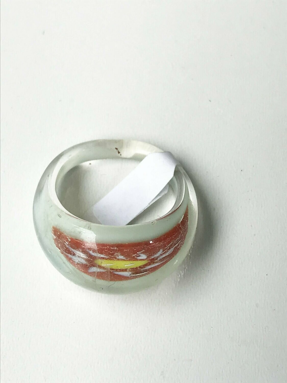 Anillo traslúcido