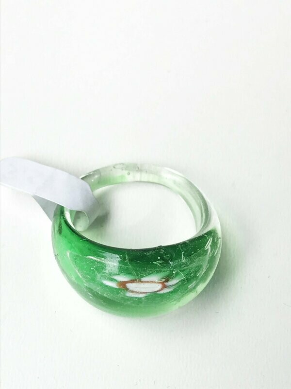 Anillo traslúcido