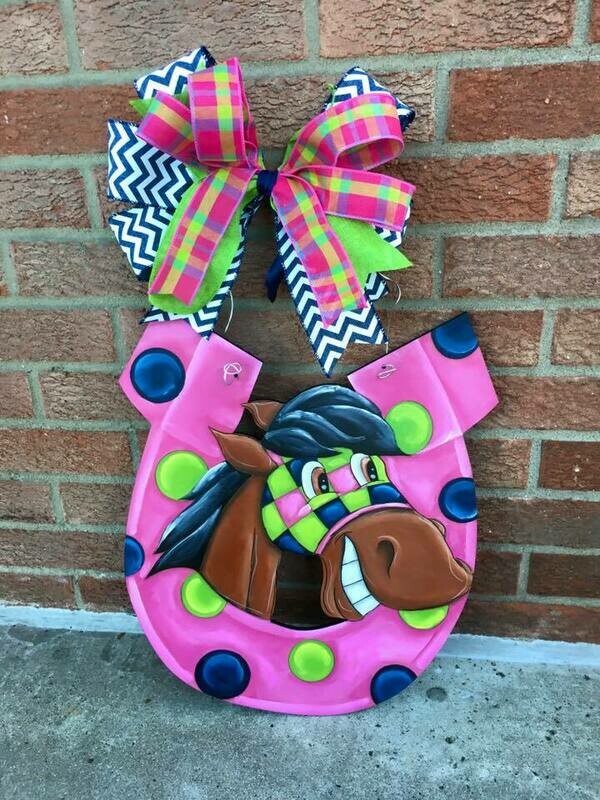 Derby Horseshoe w/ Goofy Horse Door hanger