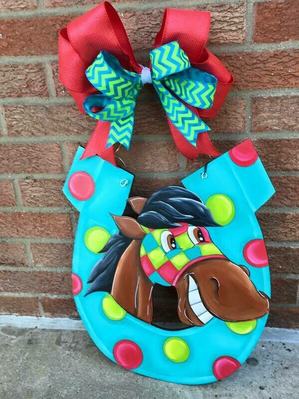 Derby Horseshoe w/ Goofy Horse Door hanger