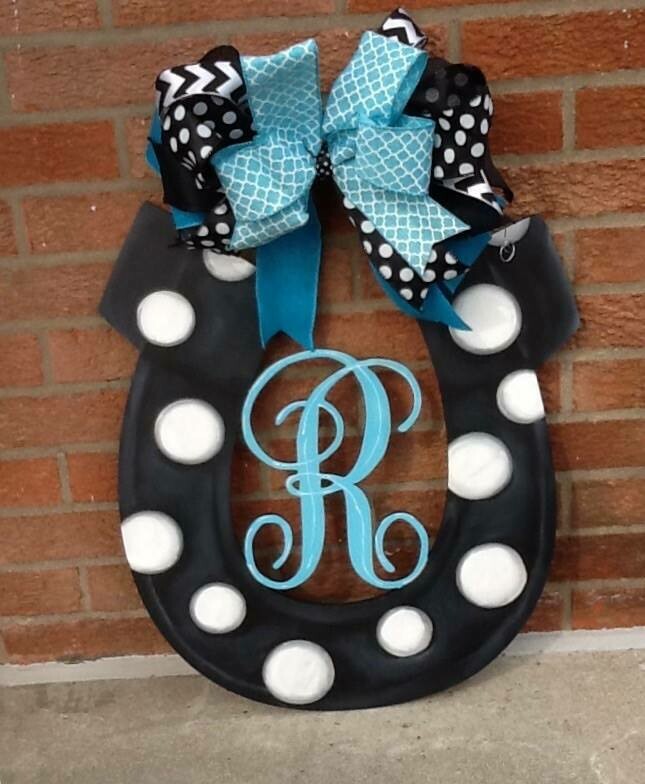 Derby Horseshoe w/ Scripted Initial
