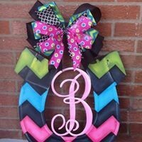 Derby Horseshoe w/ Scripted Initial
