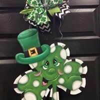 St Pat’s Shamrock w/ Top Hat Door Hanger