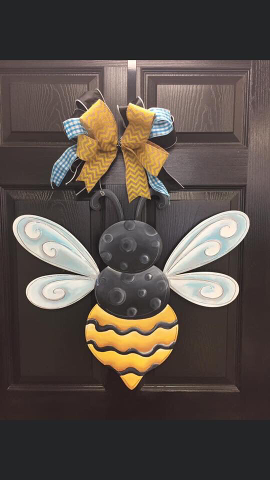 DIY Bumblebee Door Hanger Cutout