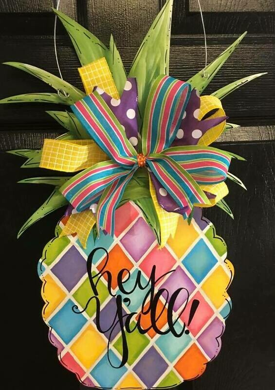 DIY Pineapple Door Hanger Cutout
