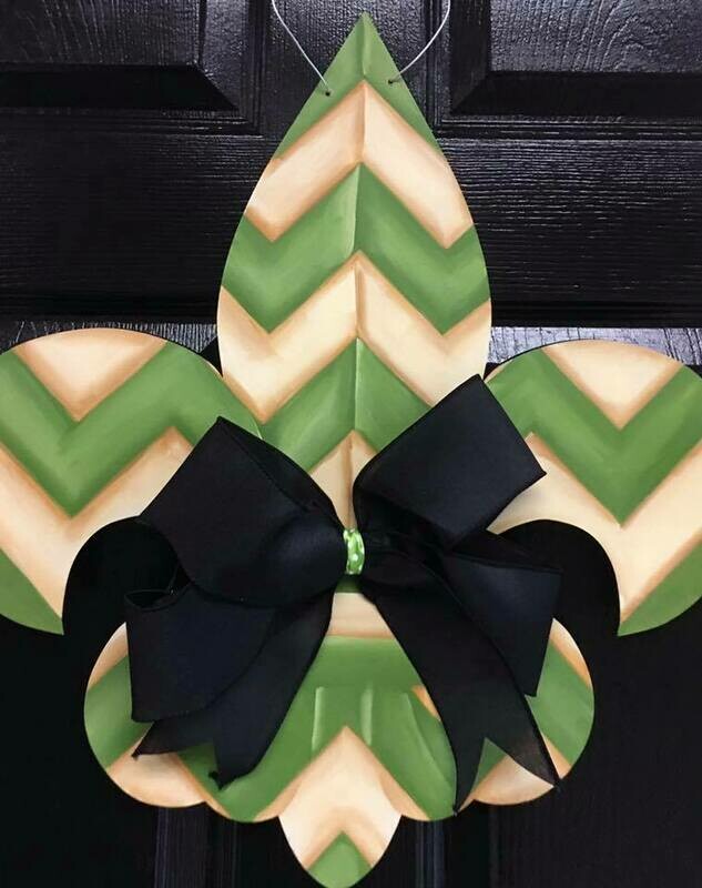 DIY  Fleur De Lis Door Hanger Cutout