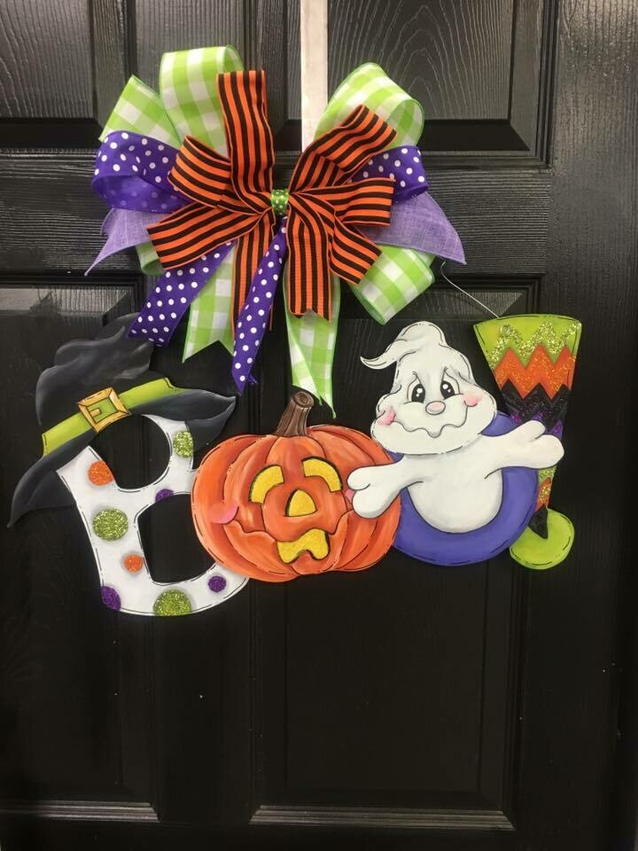 DIY &quot;BOO&quot; with ghost Door Hanger Cutout