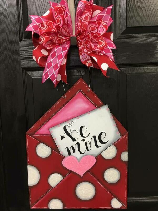  Valentine’s Envelope w/ Heart Door Hanger 