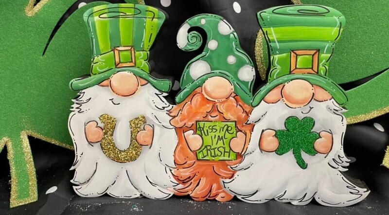 St Patrick&#39;s Day Gnomes - Kiss Me I&#39;m Irish Shelf Sitter